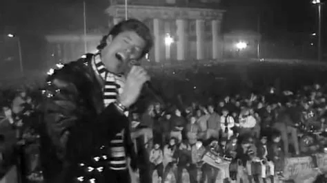 David Hasselhoff's Berlin Wall Serenade: A Night of Reunification and Rock 'n' Roll!