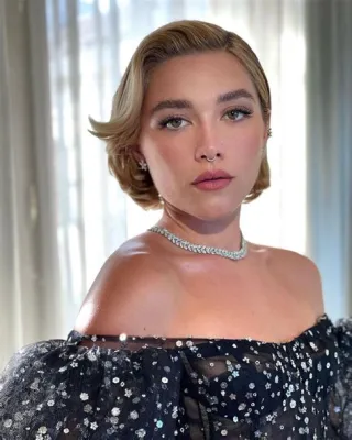 Florence Pugh's 'Don't Worry Darling' Premiere Chaos: A Cinematic Feast Turned Sour?